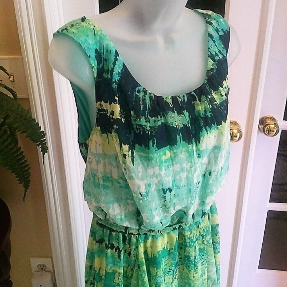 Adorable Rabbit Rabbit Design Dress Like New 10 - Picture 4 of 7